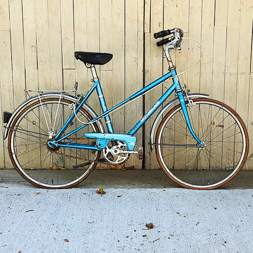 Petit vélo bleu 2
